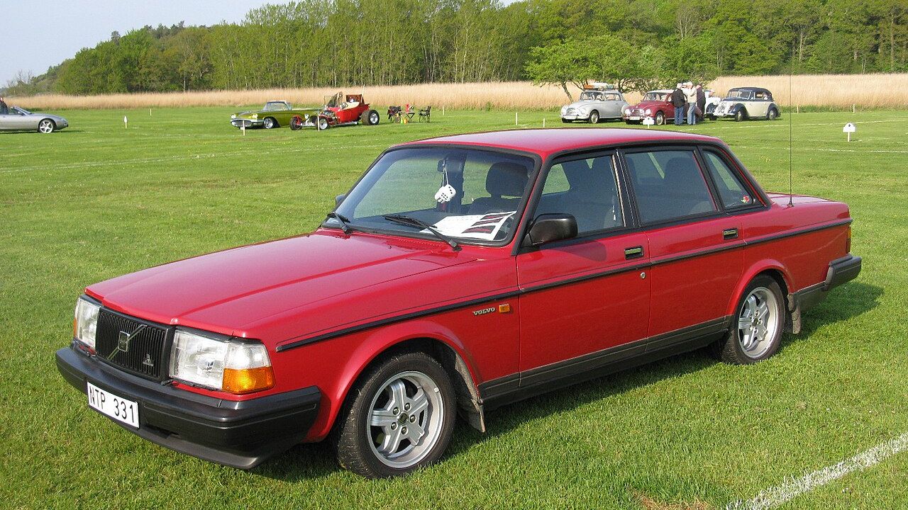 Volvo 240 GLT