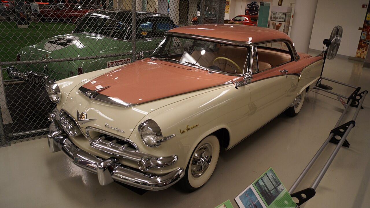 What made the 1955 Dodge La Femme a strange icon