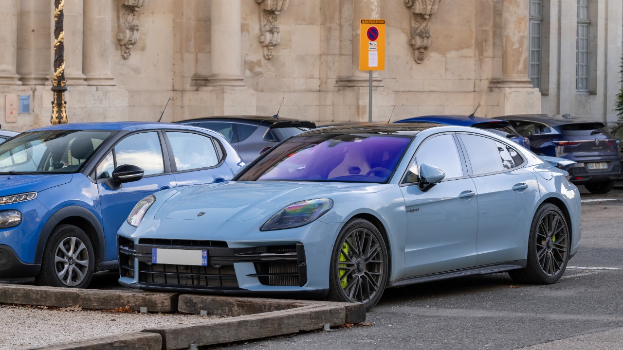 2024 Porsche Panamera Turbo S E-Hybrid
