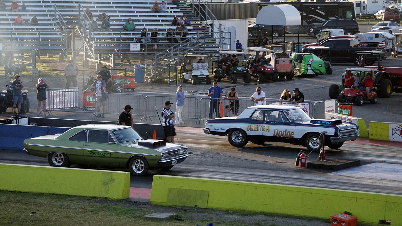 The difference between bracket racing and heads-up racing