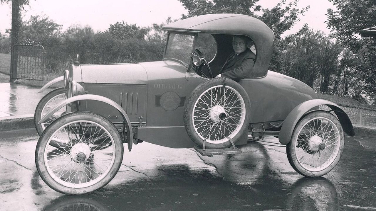 490 Chevrolet roadster classic truck with side-mounted spare tires