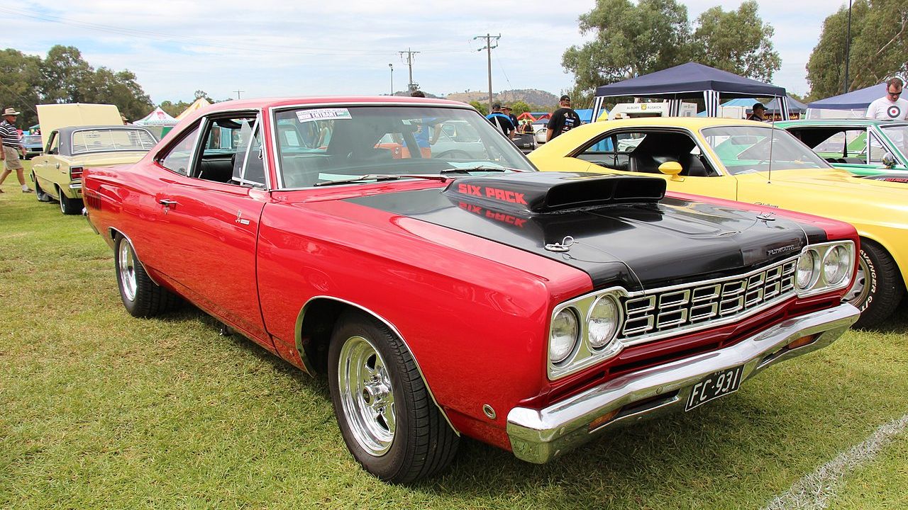 1968 Plymouth Road Runner Engines; 383, 440 6 bbl or 426 Hemi
