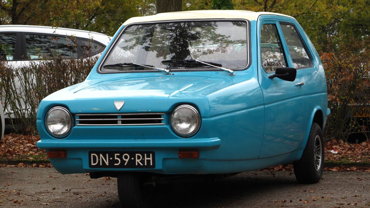 Reliant Robin