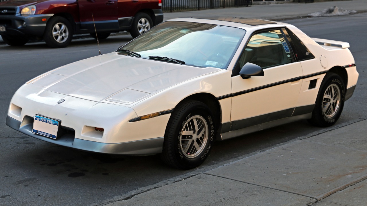 Pontiac Fiero 1985