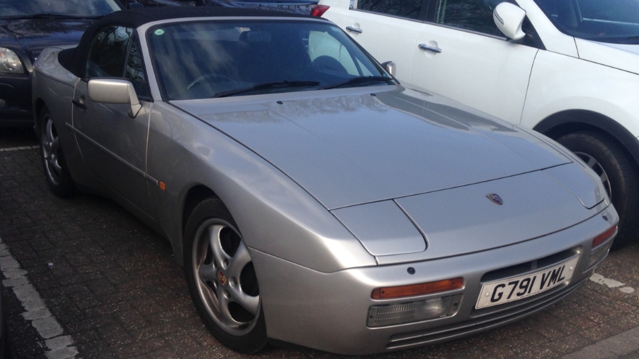 Porsche 944