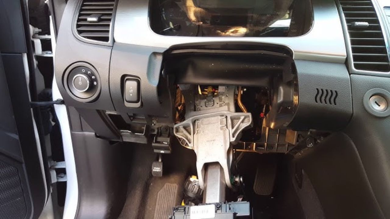 Impact-absorbing steering columns