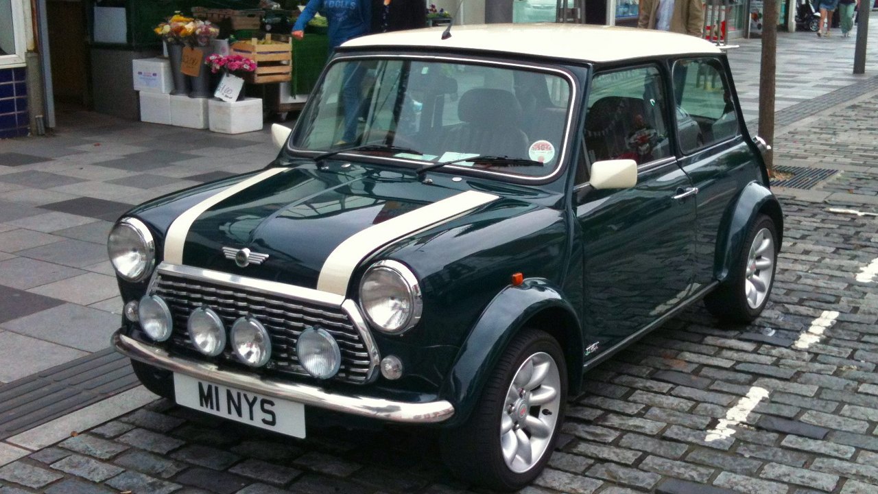 The culture of minicars in crowded cities