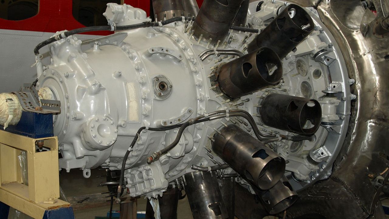 Bristol Centaurus - Sleeve Valve Engine