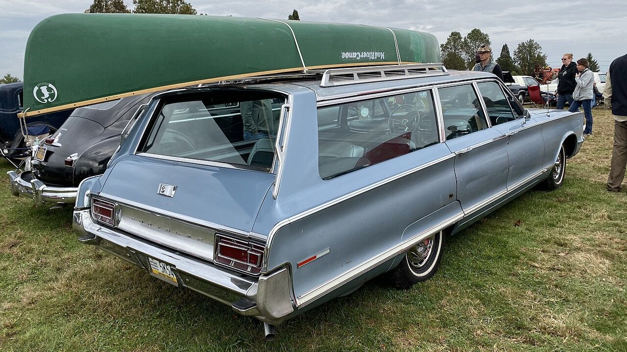 Why did station wagons often come with roof racks?