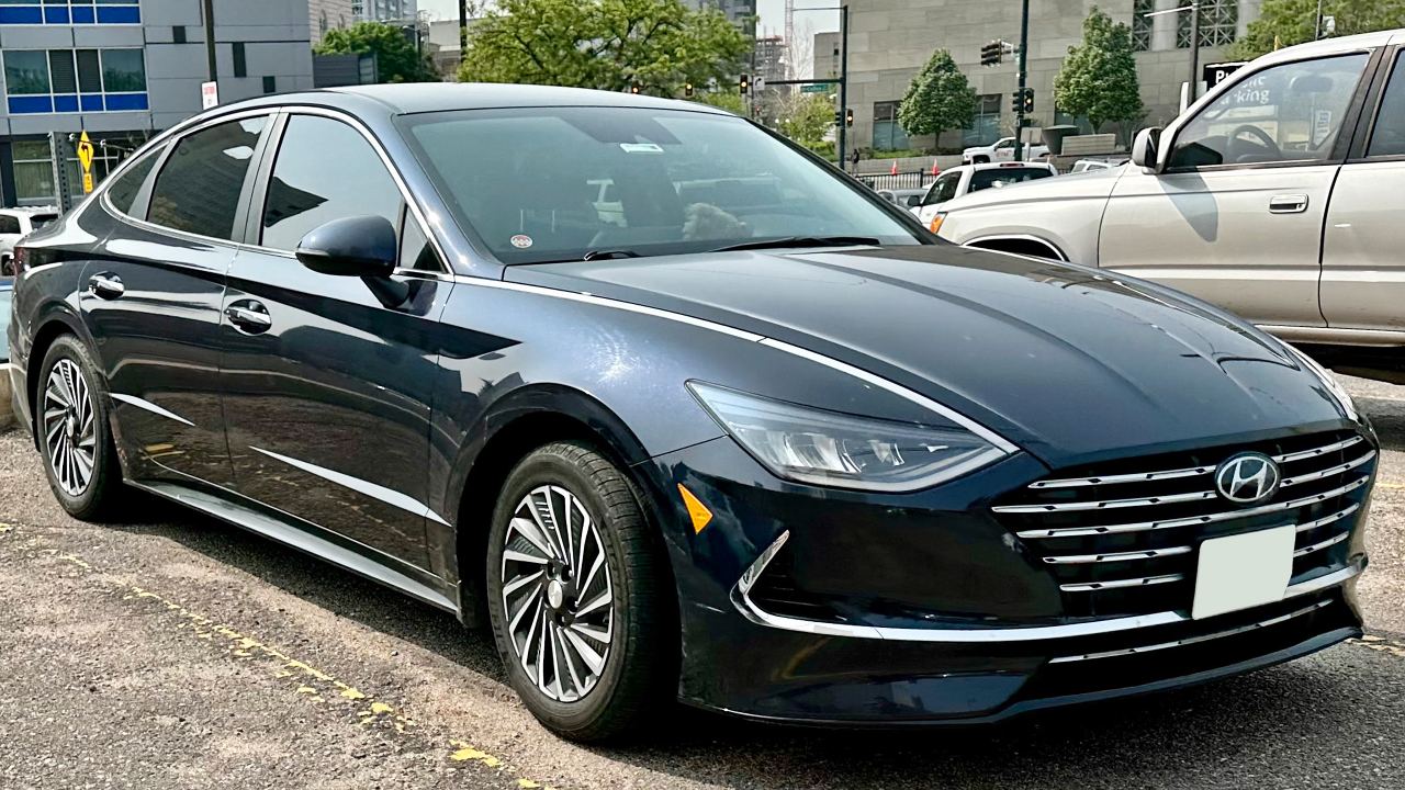 10 Best hybrid cars for long daily commutes