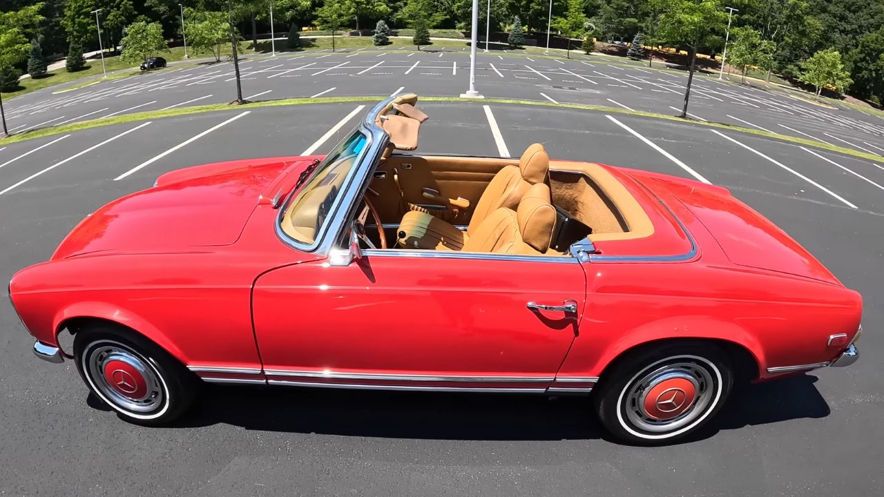 1970 Mercedes-Benz 280 SL interiors