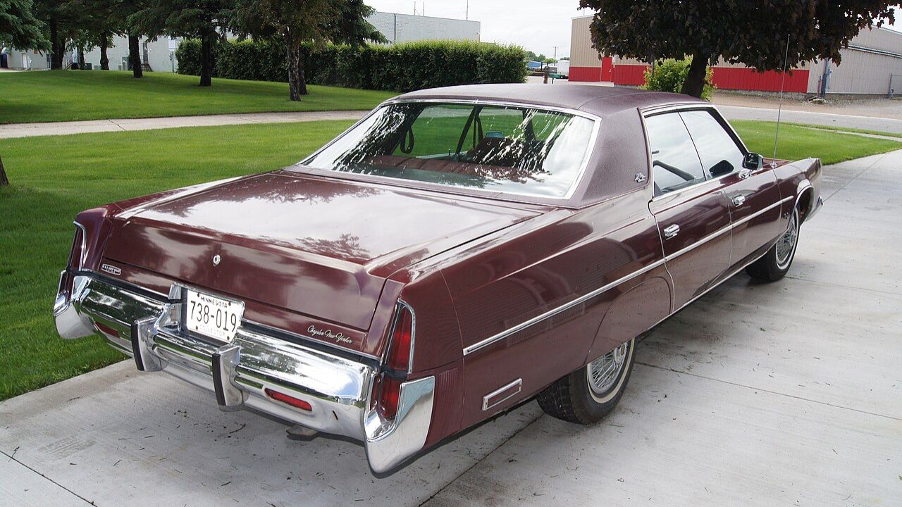 1976 Chrysler New Yorker Brougham landau tops