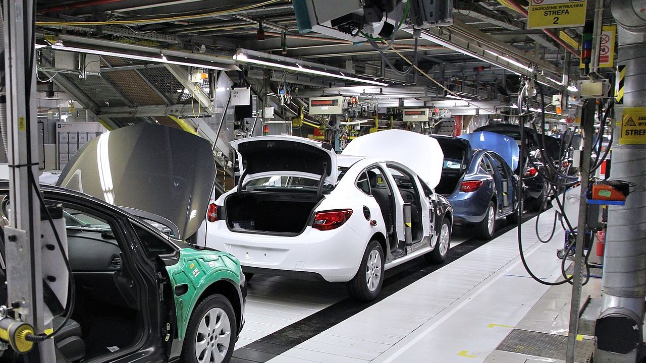 Production line - car assembly line in General Motors Manufacturing