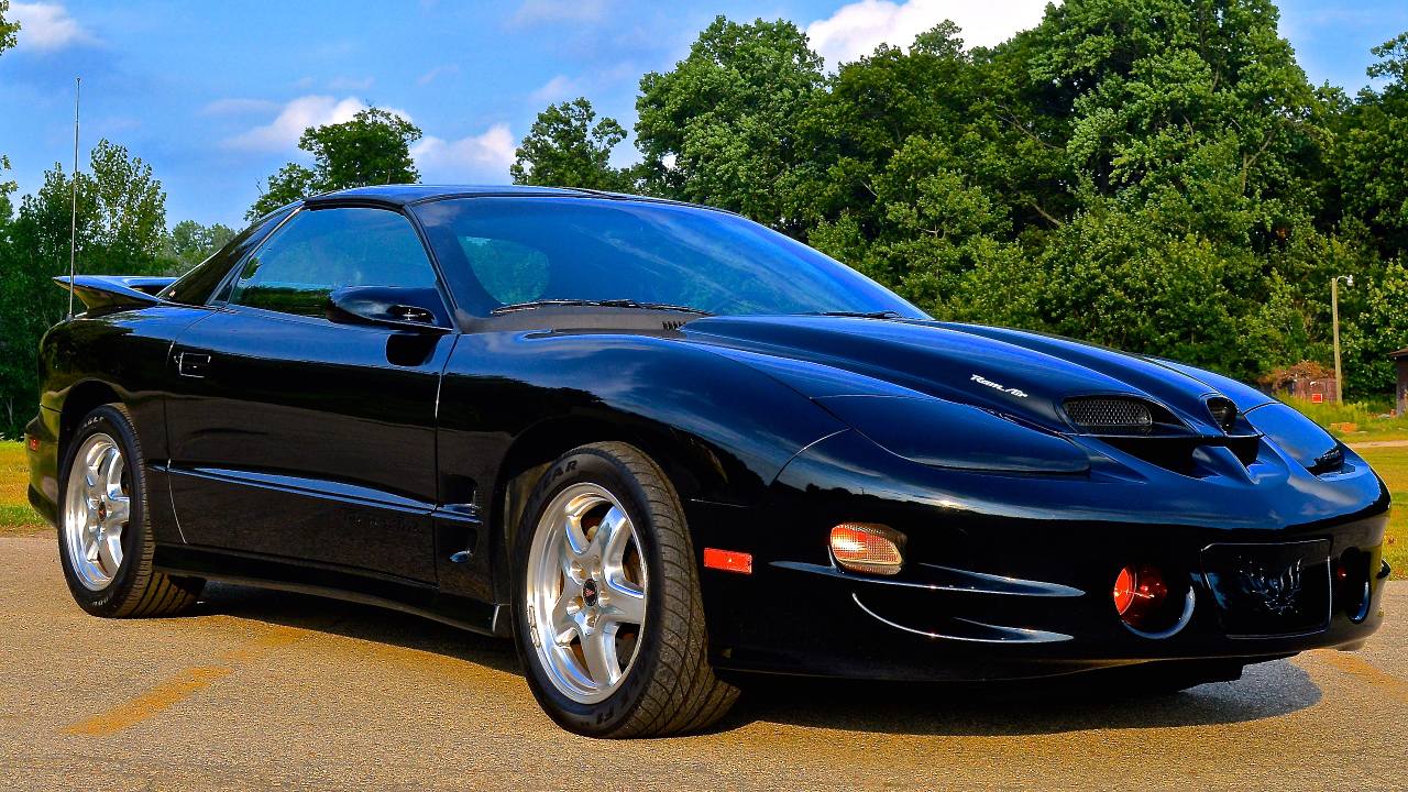 8 1990s cars that became icons for an entire generation