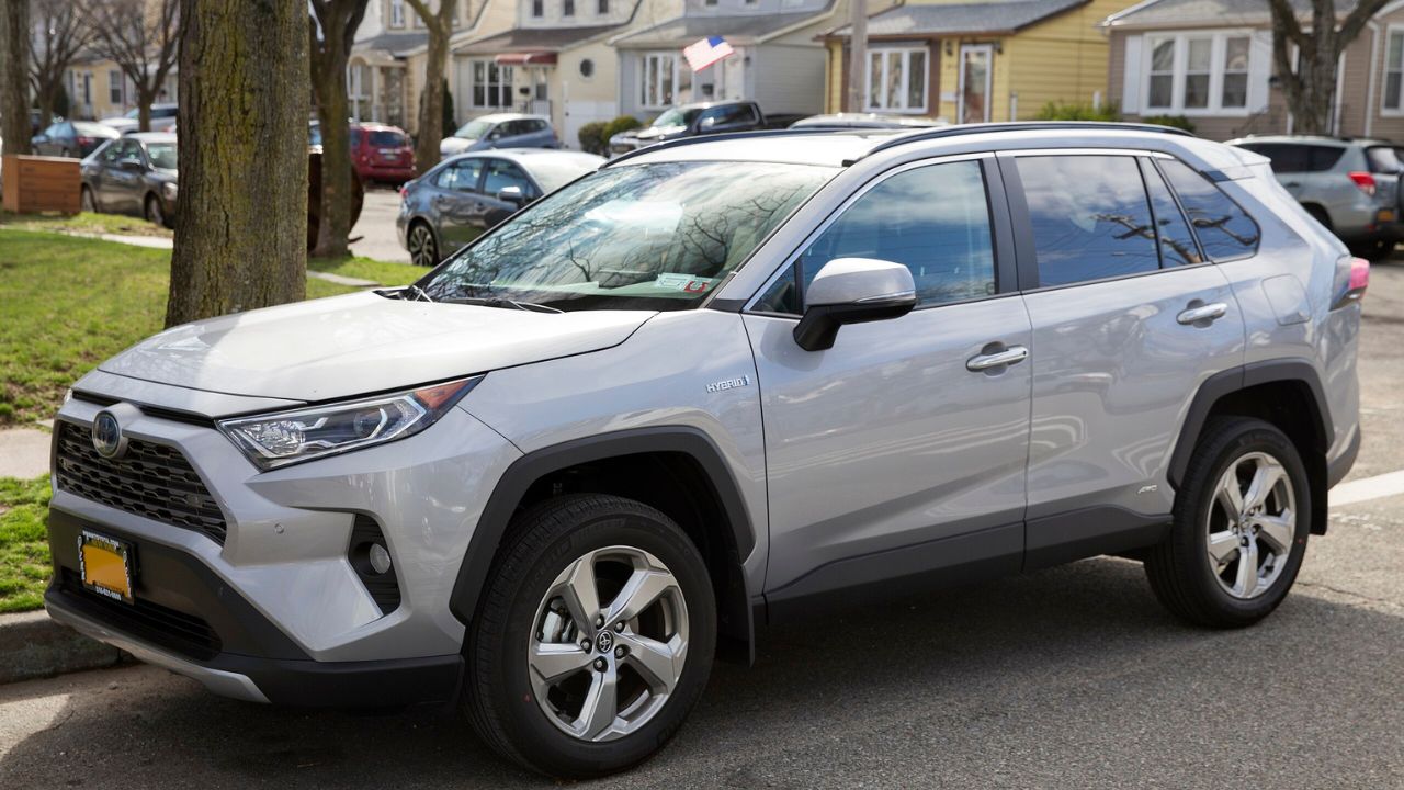 2020 Toyota RAV4 Hybrid Limited in Silver Sky Metallic, front left