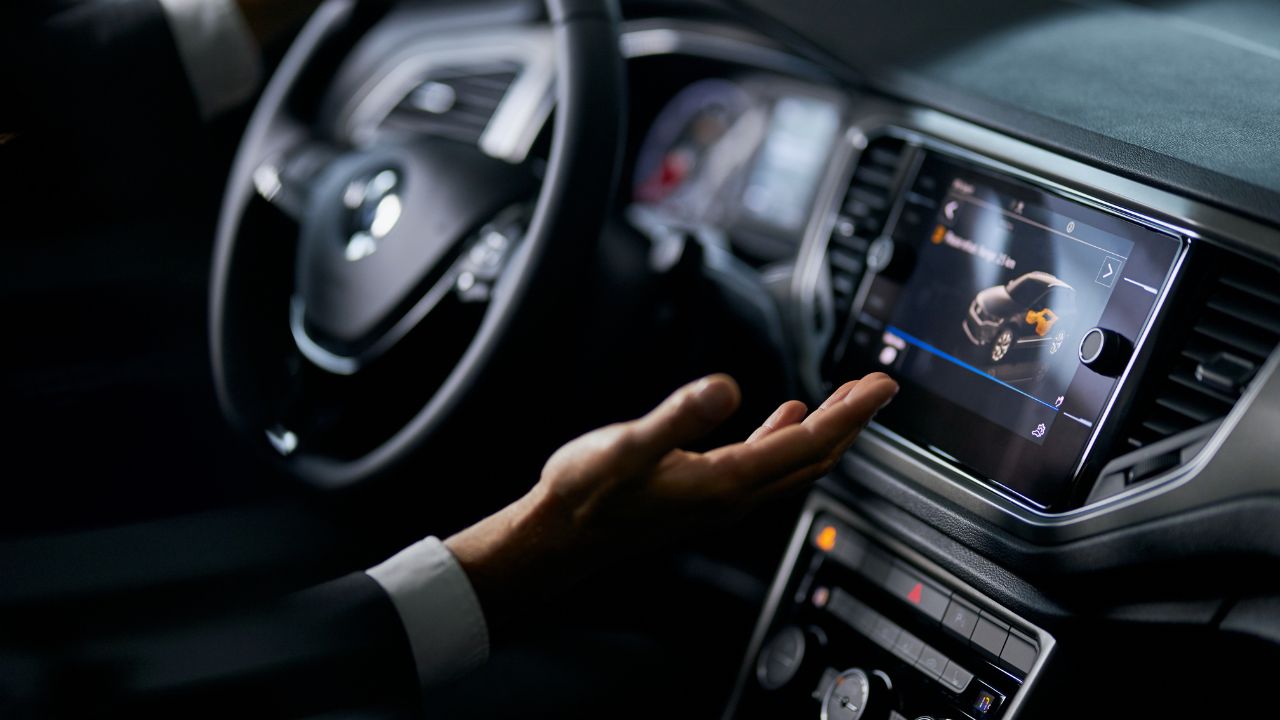 Voice assistants in cars: convenience or distraction