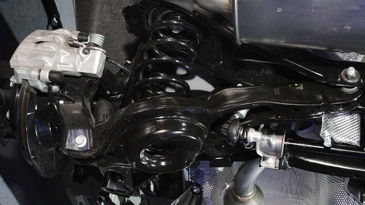 Control Blade suspension