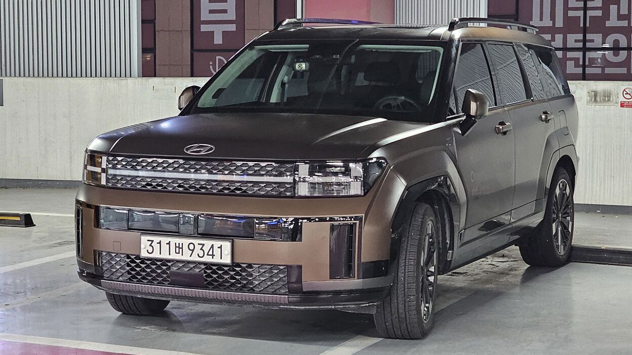 8 Hybrid SUVs that can tow with ease today