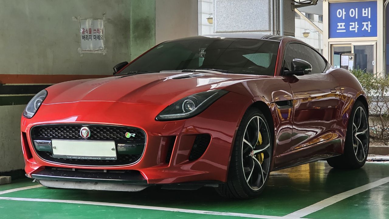 Salsa Red Jaguar F-Type R X152 coupe