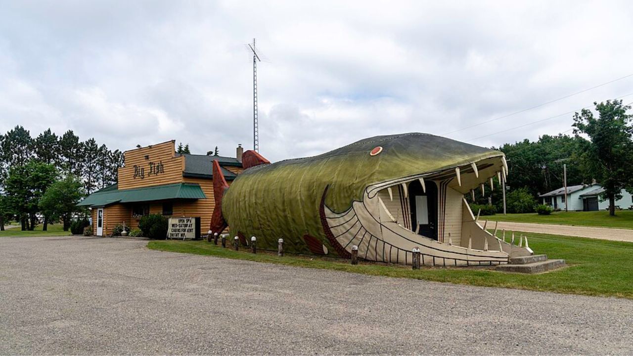 The culture of roadside attractions in America