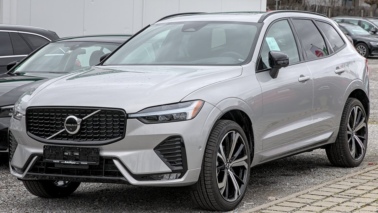 10 Hybrid SUVs perfect for daily family driving