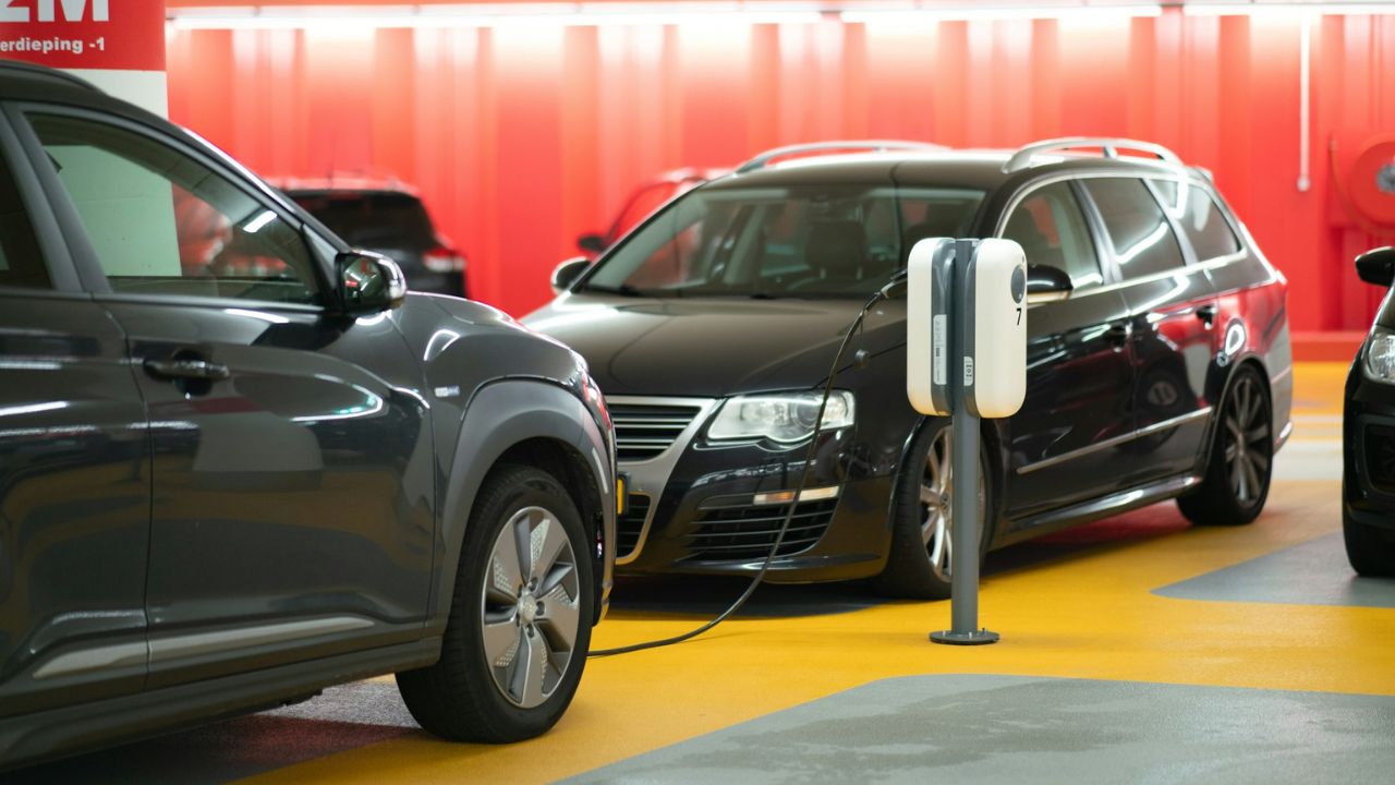 10 Hybrid cars with the best resale value