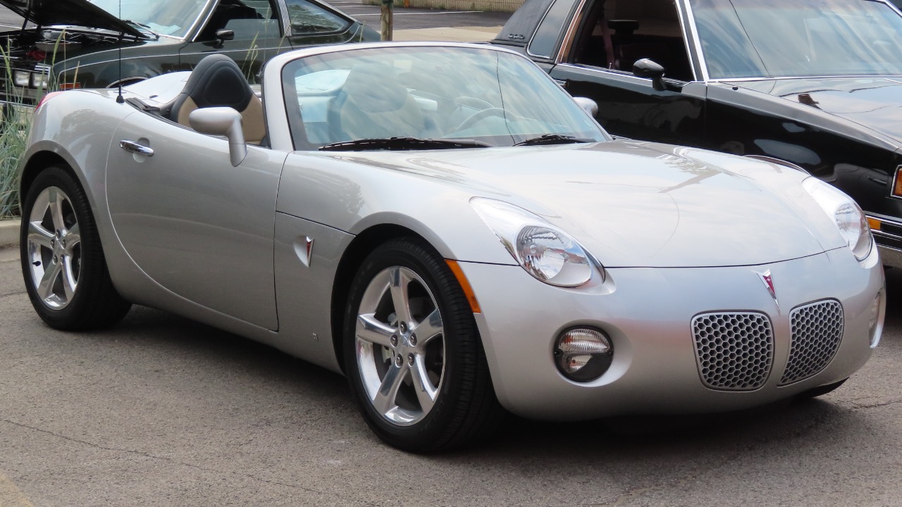 2006 Pontiac Solstice, front right, 08-24-2024.jpg