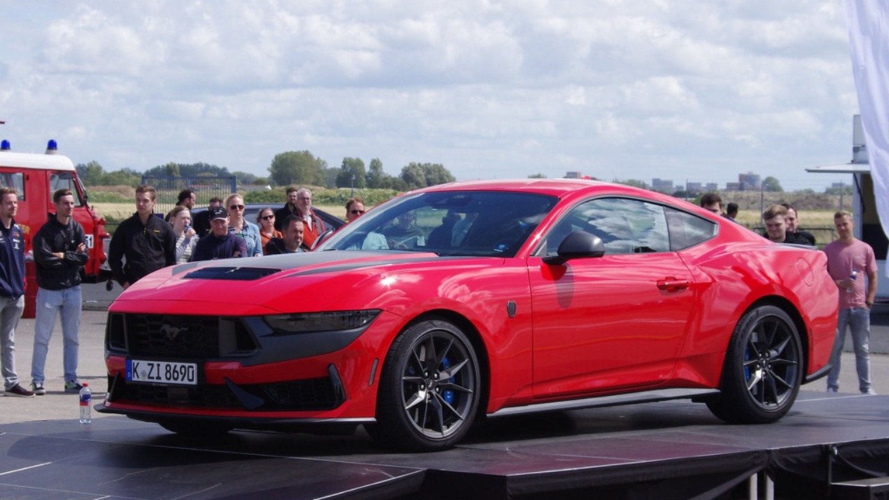 2024 Ford Mustang GT Fastback Dark Horse