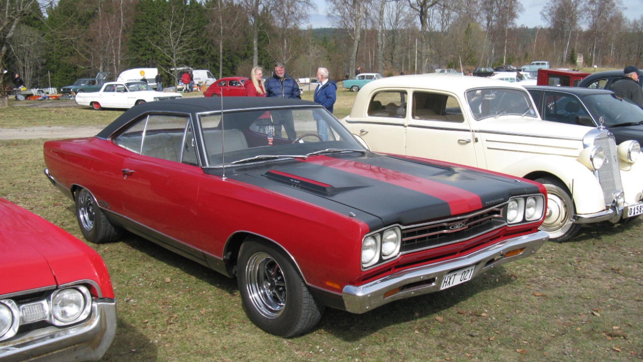 Plymouth GTX (5626913819).jpg