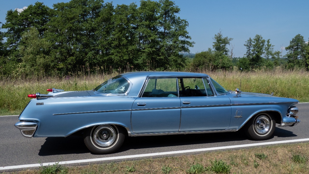 Chrysler Imperial Crown 1962 5311471.jpg