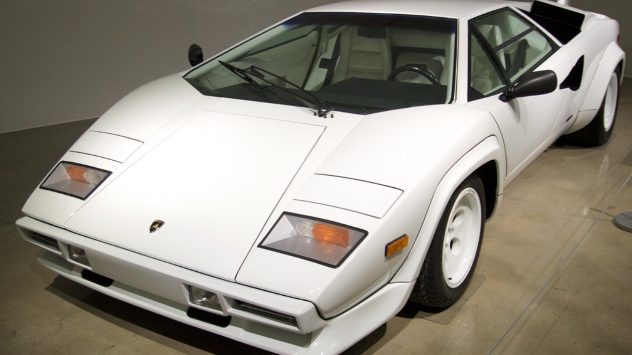 Lamborghini Countach, white over white, an unforgettable icon. 01 DSC_0004 (1)