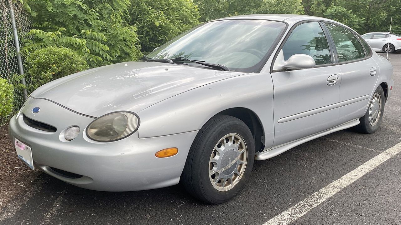 1996 Ford Taurus