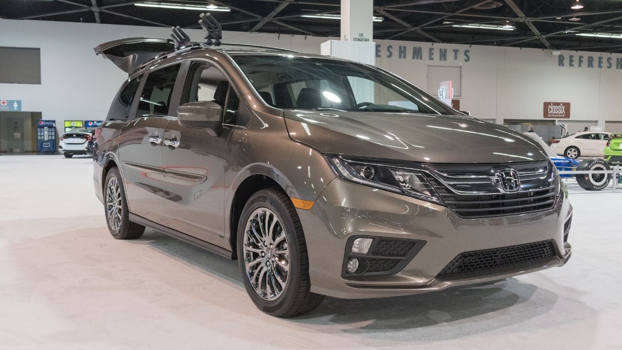 This Honda Odyssey Type R might be the world’s coolest minivan