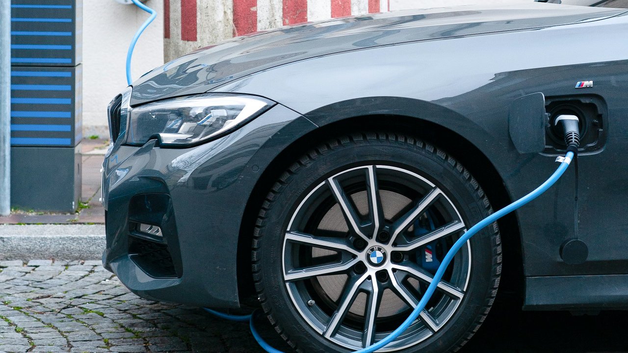 Do hybrids cost more to maintain?