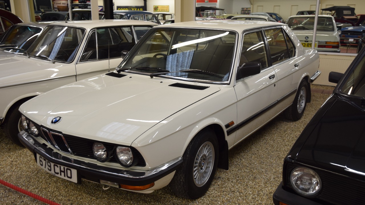 Image Credit: Hugh Llewelyn from Keynsham, UK - CC BY-SA 2.0/Wiki Commons