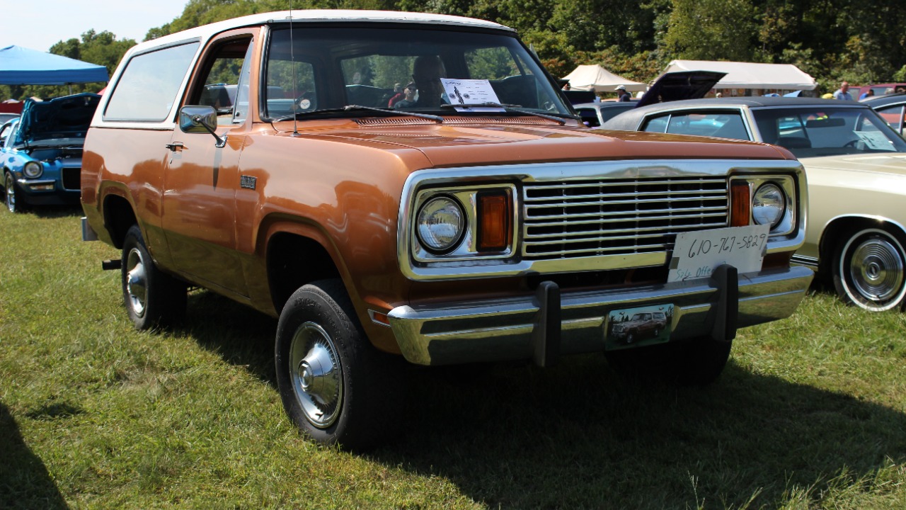 The Trailduster 318: A short-run Plymouth with big value