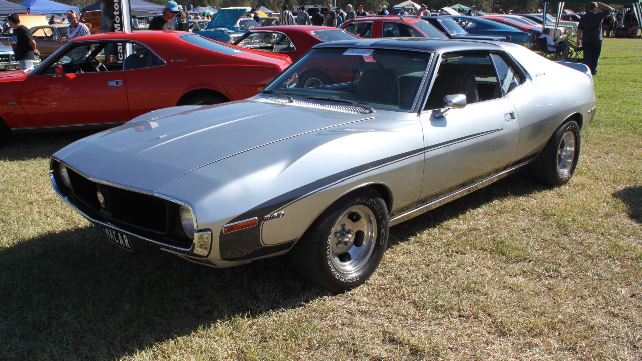 1971 AMC Javelin SST (16324241883).jpg