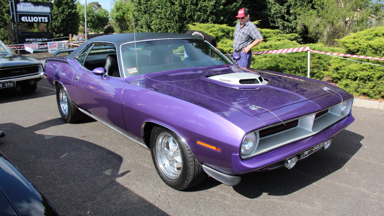 1970 Plymouth Cuda 440-6 (15710887687).jpg