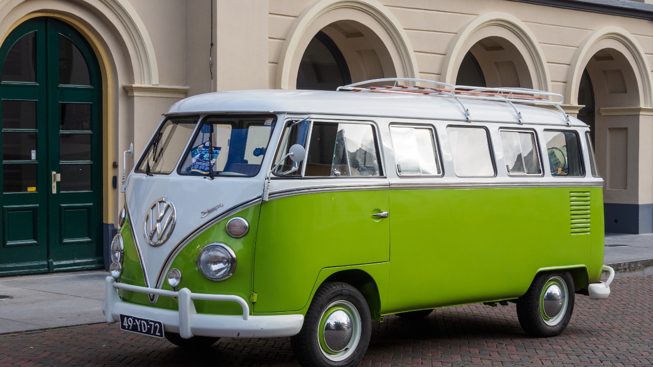 Volkswagen T1 Bus in Leeuwarden (2023).jpg