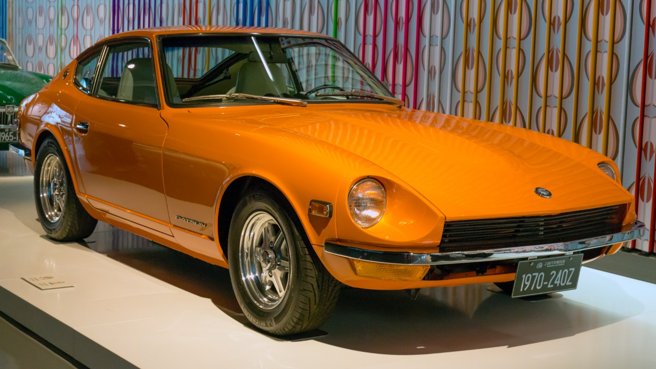 Datsun 240Z front-right 2016 Shanghai Auto Museum.jpg
