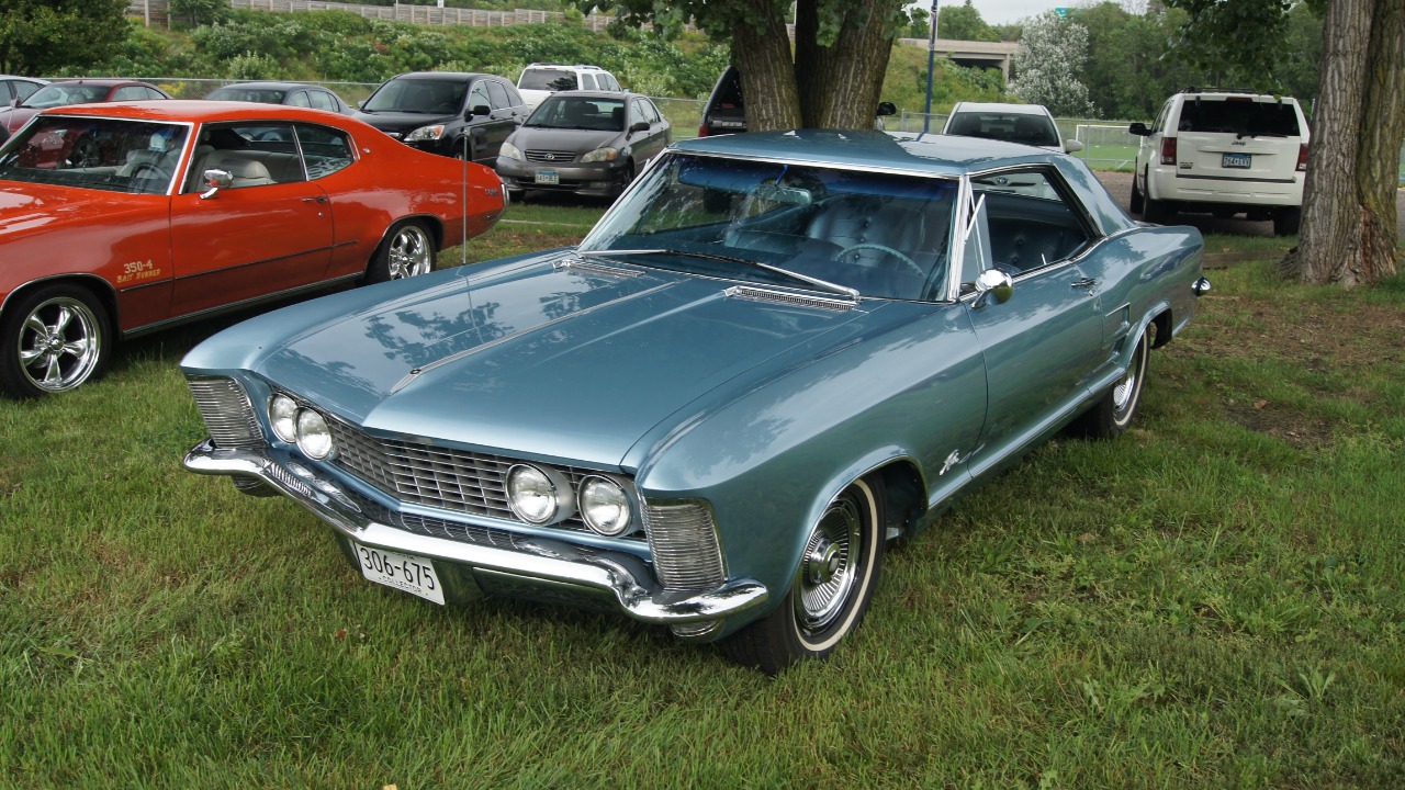 1963 Buick Riviera (14872326899).jpg