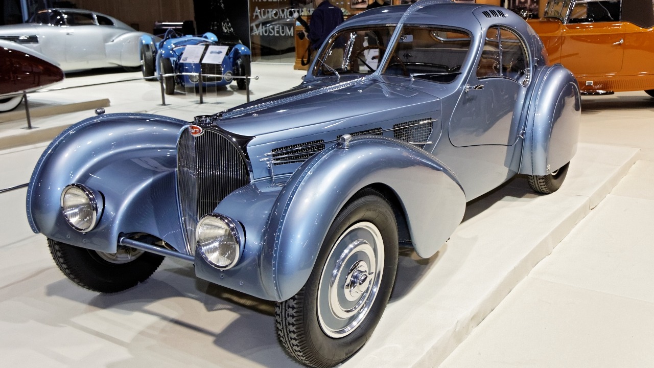 Paris - Retromobile 2012 - Bugatti type 57SC Atlantic - 1936 - 001.jpg