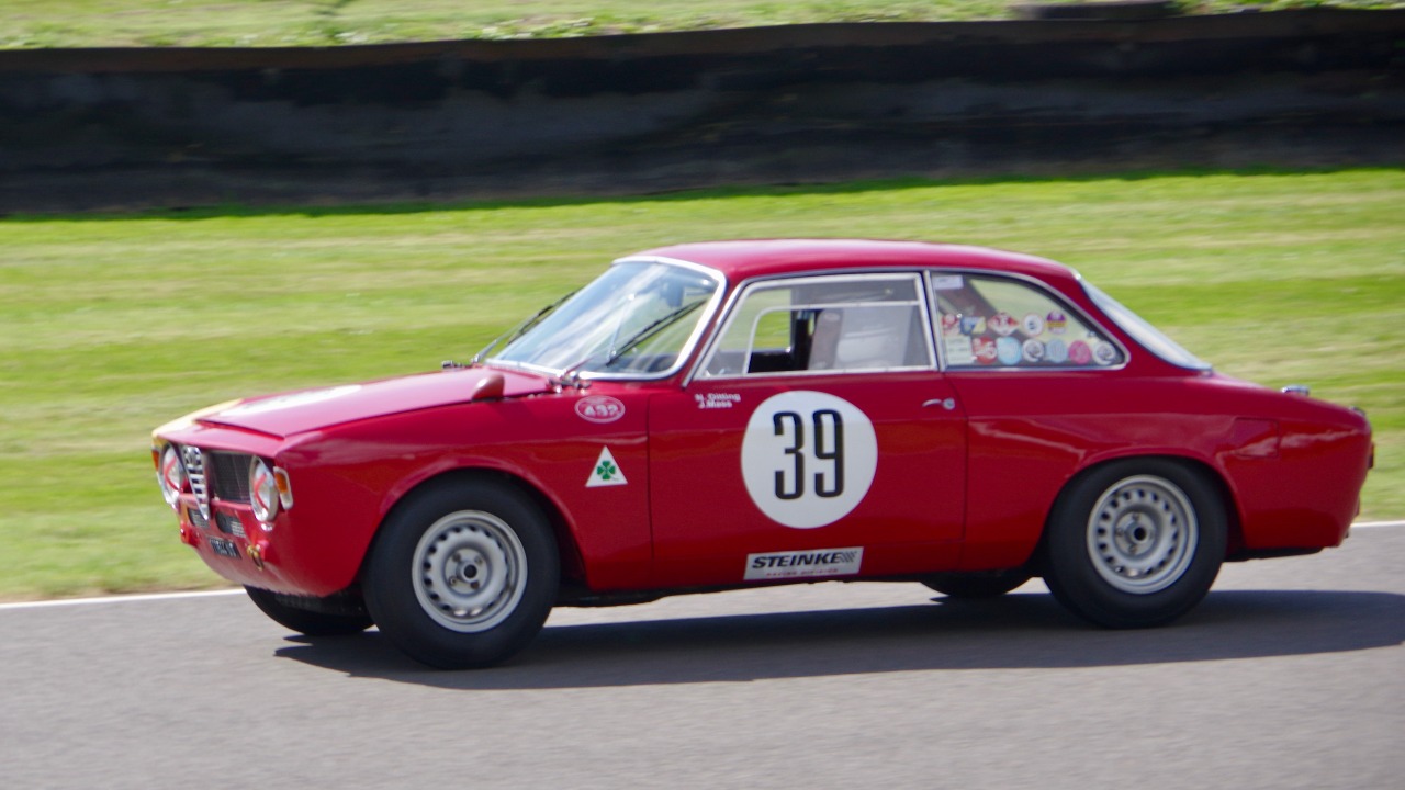 1965 Alfa Romeo Giulia Sprint GTA.jpg