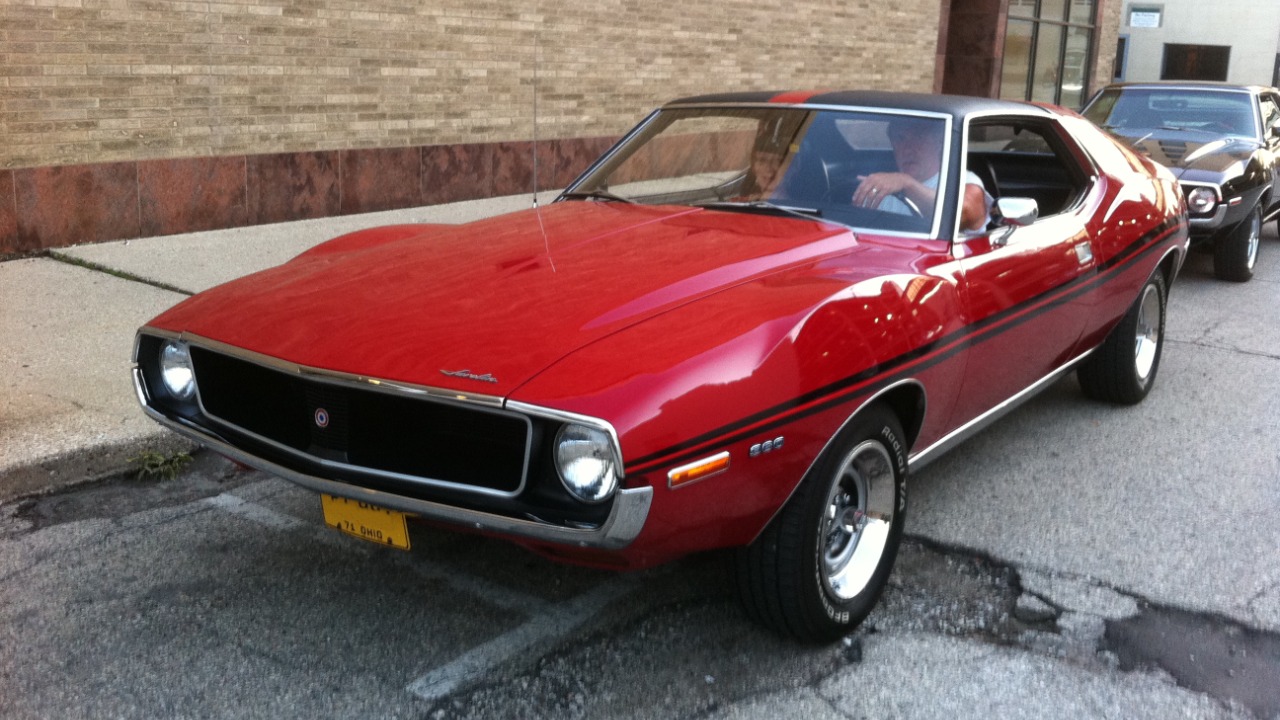 1971 AMC Javelin SST red Kenosha street.JPG