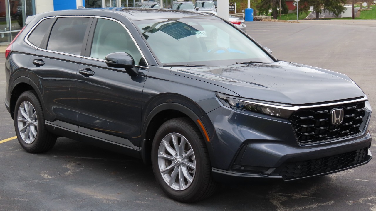 2023 Honda CR-V EX-L AWD, front right, 11-13-2022.jpg