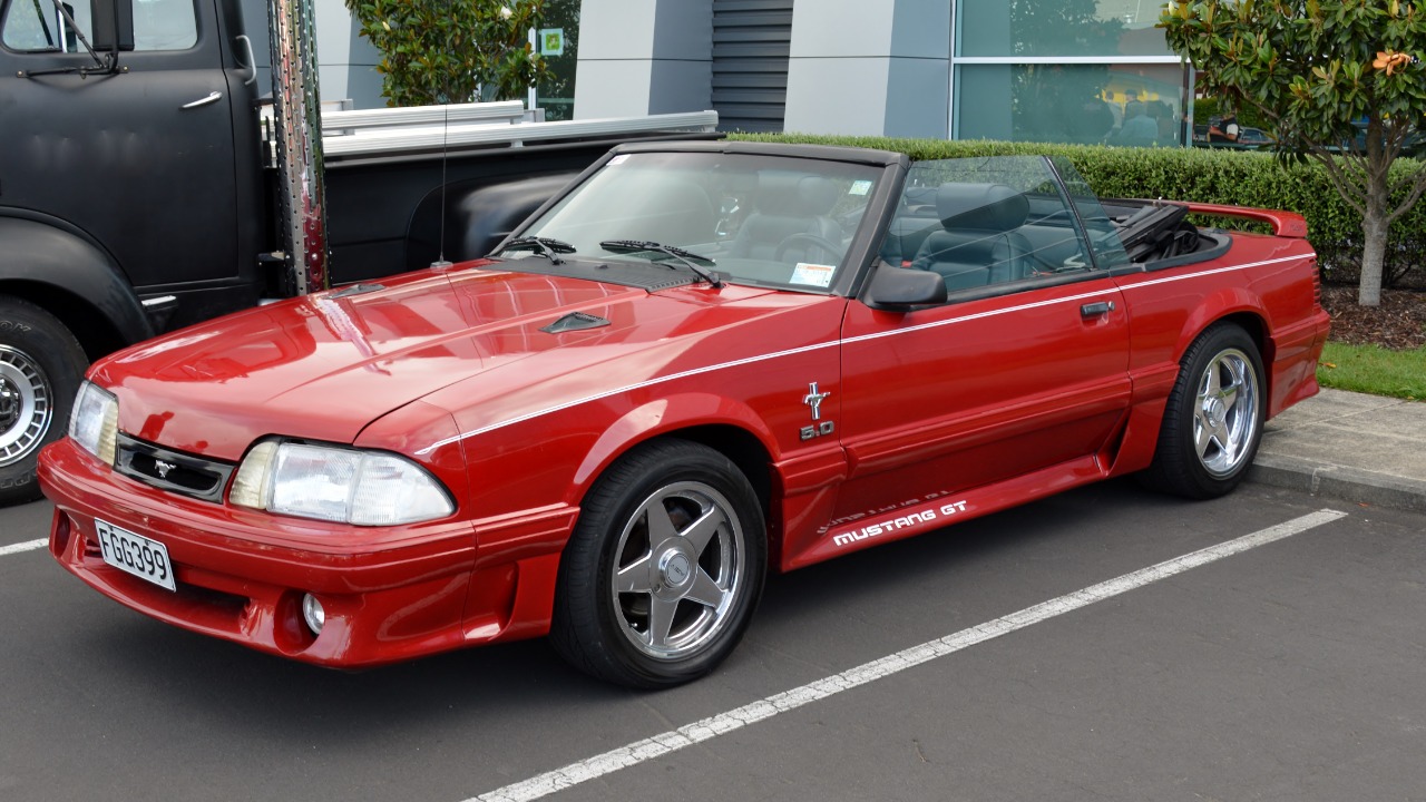 1988 Ford Mustang GT (11148494493).jpg