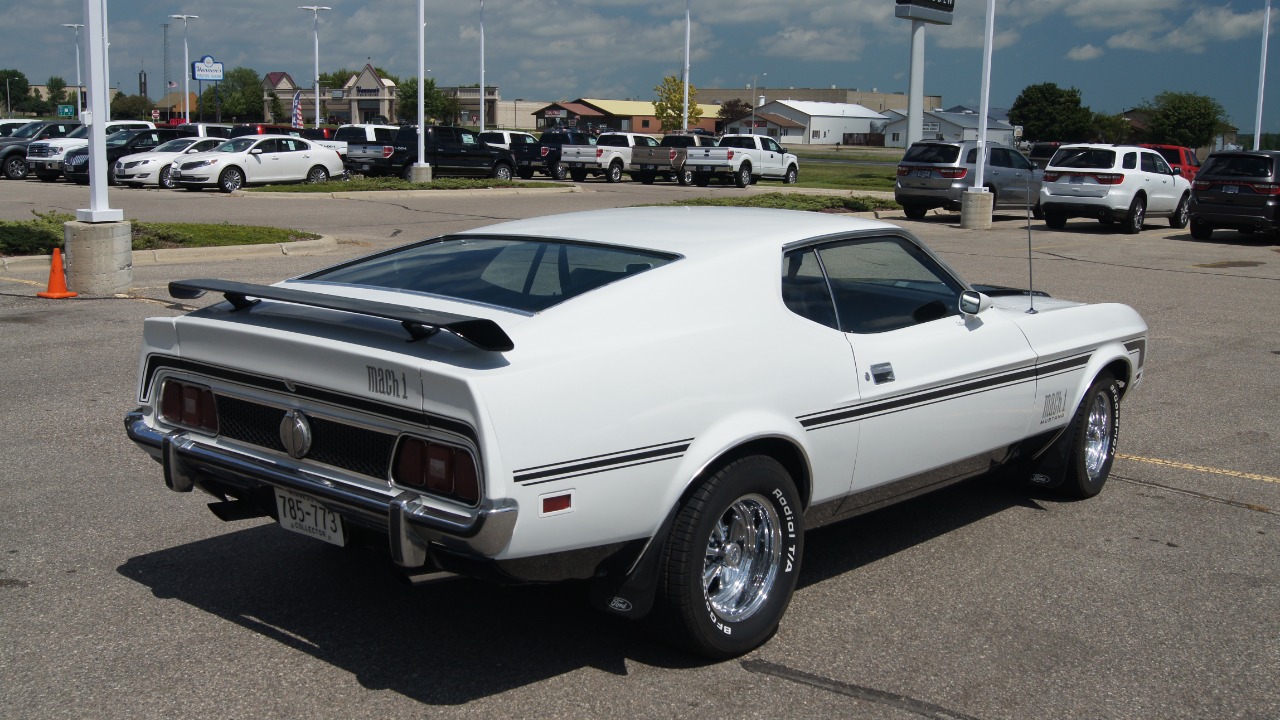 1971 Ford Mustang Mach 1 (14751411475).jpg