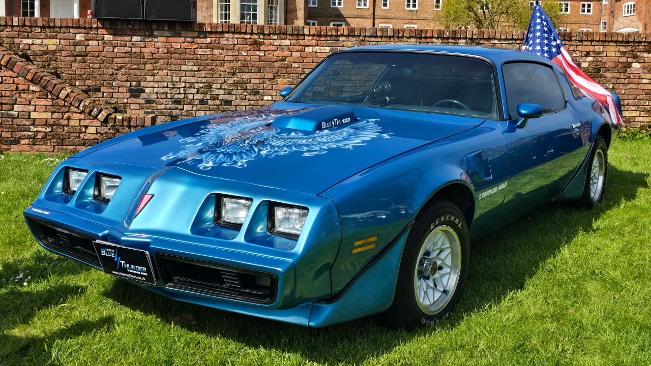 Pontiac Firebird Trans Am 2.jpg