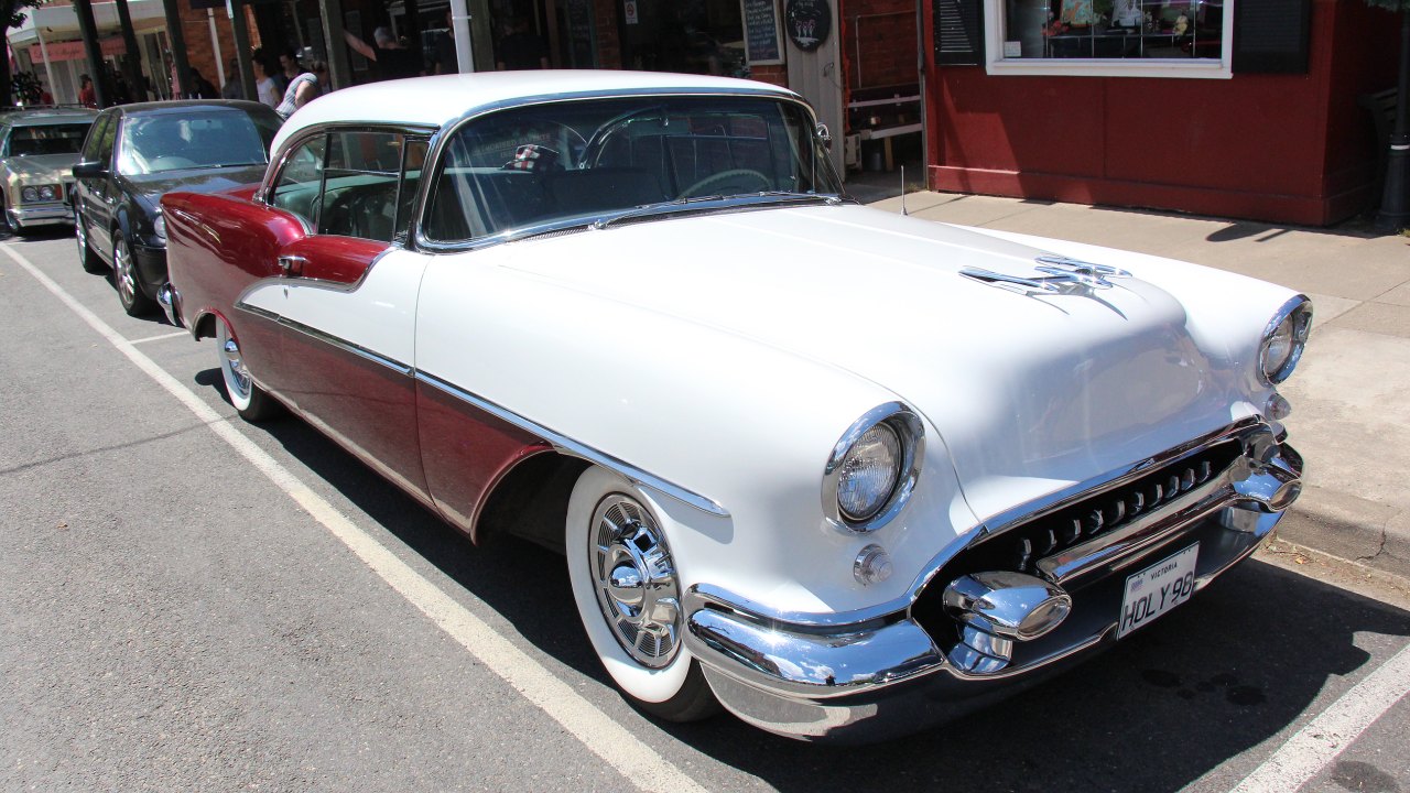 How the 1954 Oldsmobile Starfire previewed future luxury