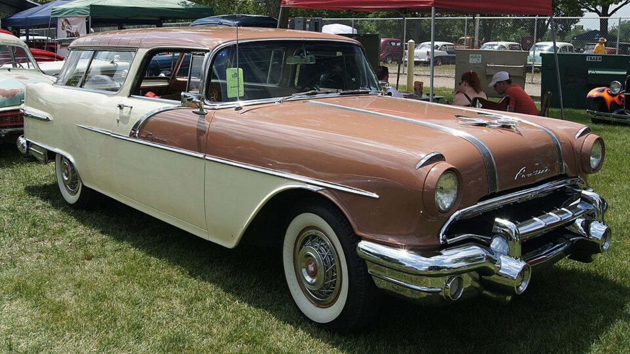 How the 1956 Pontiac Safari made wagons desirable